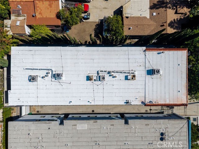 Building Photo - 909 E Garfield Ave