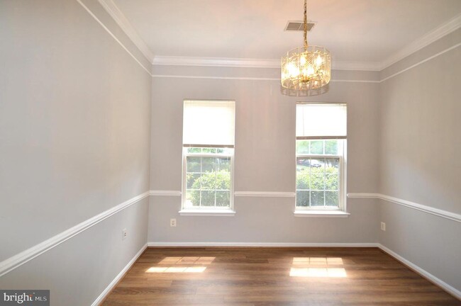 Building Photo - 25492 Freda Ln