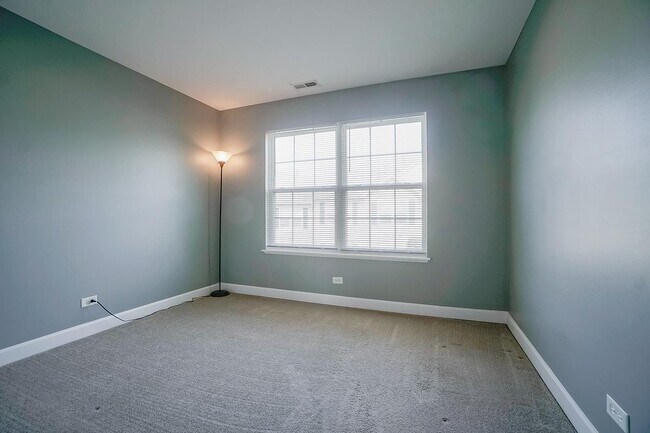 Building Photo - 553 Telluride Dr