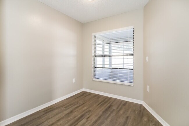 Building Photo - 8823 Gum Tree Ave