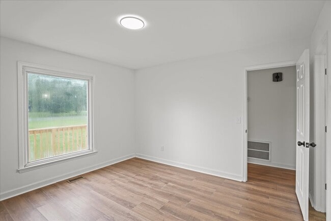 Building Photo - 2321 Queen Ann Rd