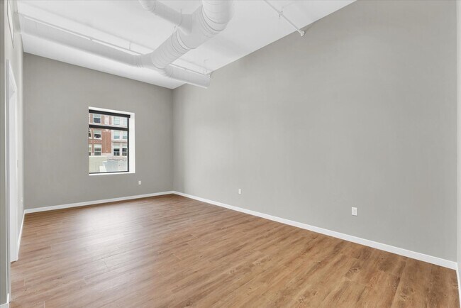 Building Photo - LUXURY APT IN DOWNTOWN CHAMPAIGN! STUNNING 1 BED W/ MODERN AMENITIES