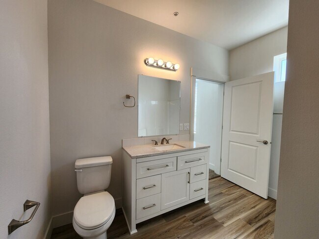 Building Photo - $500 MOVE IN SPECIAL - FREE RENT - Beautiful Brand New Modern Apartment Homes in Keizer