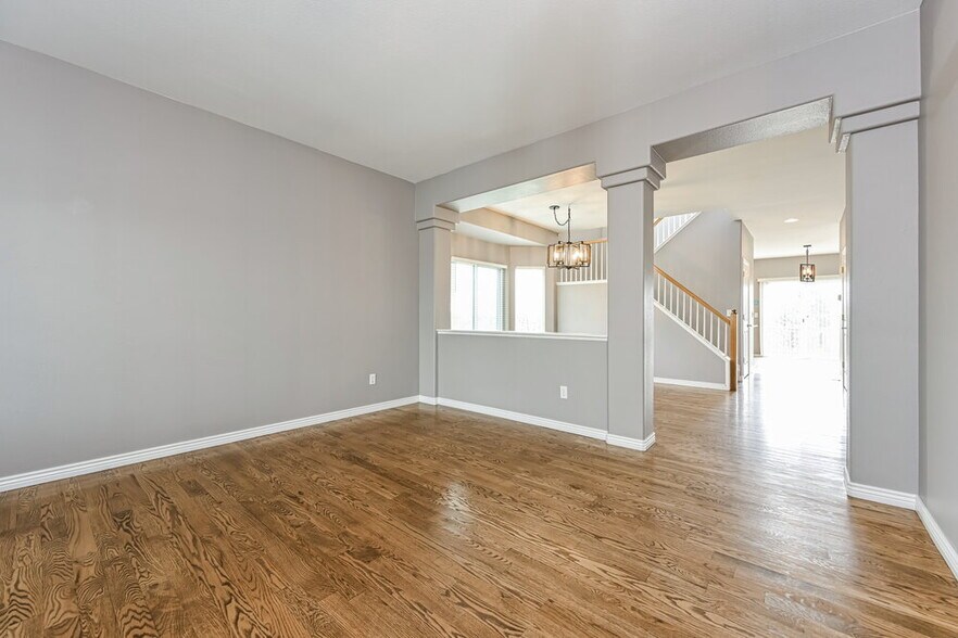 Building Photo - 858 Sundown Dr