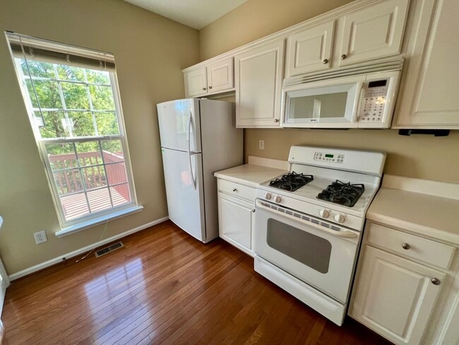 Building Photo - 413 Ruby Walk Dr