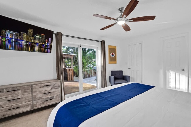 Building Photo - 2065 SW 28th Terrace