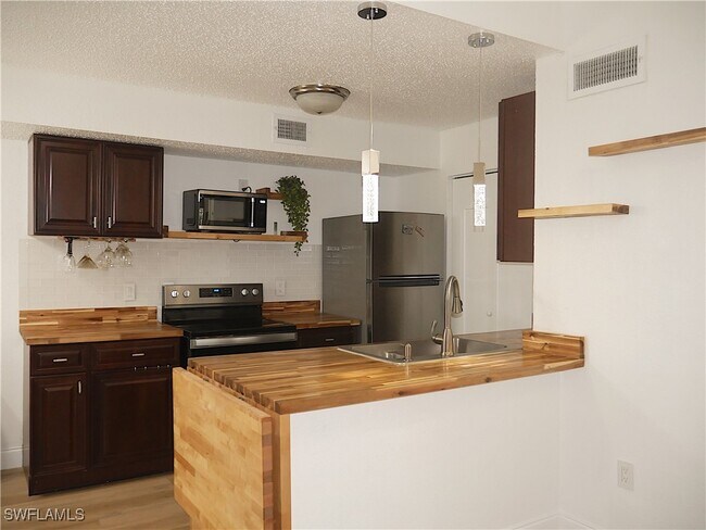 Building Photo - 12551 Equestrian Cir