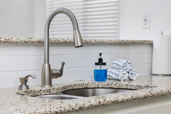 Building Photo - All Inclusive Seasonal Rental Available Oc...