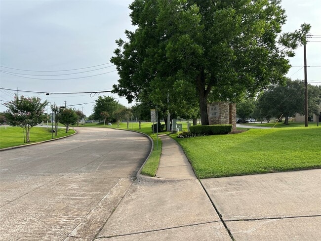 Building Photo - 3654 Palm Grove Dr