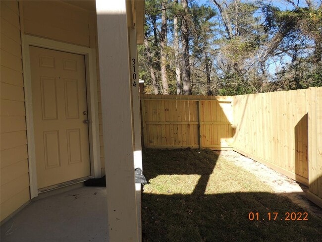 Building Photo - 615 Hayman St
