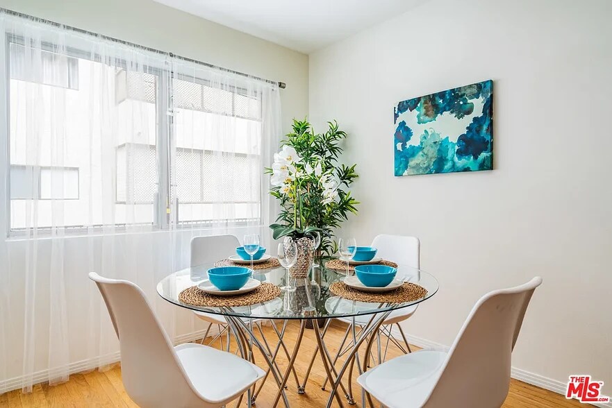 Dining Area - 1410 S Bentley Ave