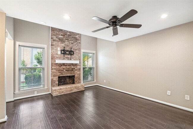 Building Photo - 3200 S Gessner Rd