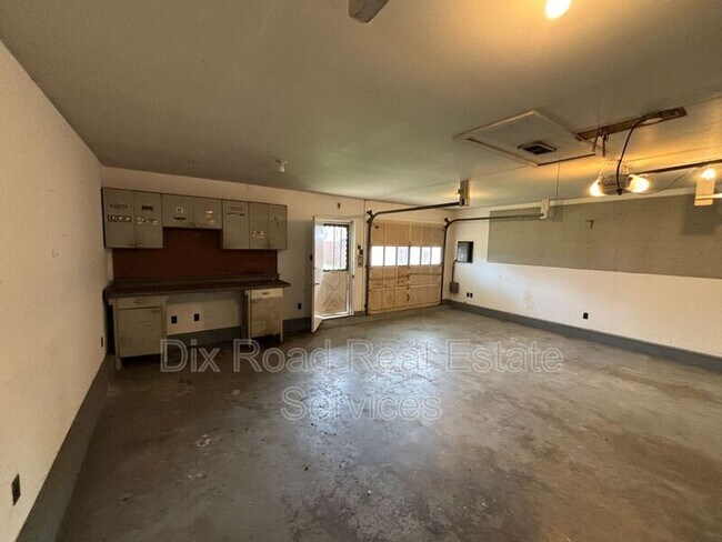 Building Photo - 708 Webster Ave