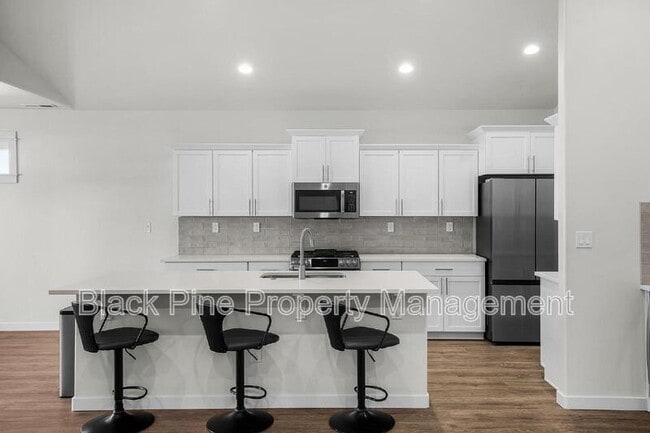 Building Photo - 7536 W Havana Dr