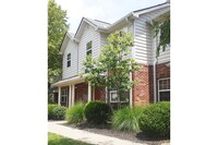 Building Photo - NICHOLASVILLE GREENS TOWNHOMES