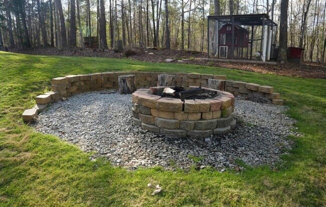 Building Photo - 5043 Blackberry Ln
