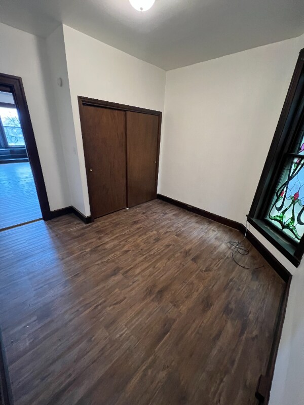 Building Photo - 838 Main St