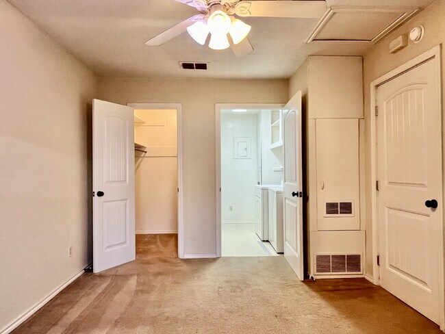 Building Photo - Tech Terrace Area Home with Private Yard & Washer/Dryer