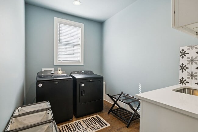 Building Photo - Experience elevated living in this beautifully crafted brick residence located in the heart of Ed...