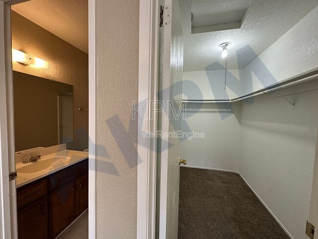 Building Photo - 7203 Kelley Dr