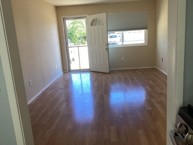 Building Photo - Westside property