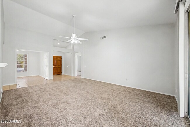 Building Photo - 405 W Primoroso Dr