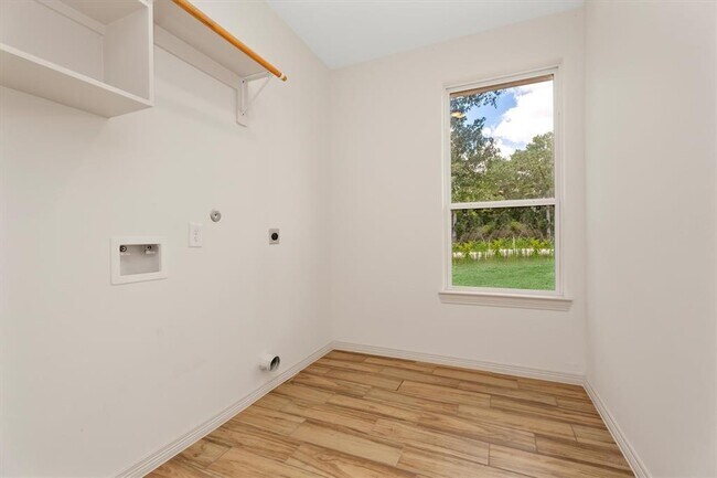 Building Photo - 24738 Roscommon Ln