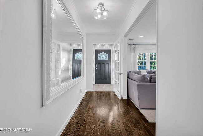 Building Photo - 1037 Woodgate Ave