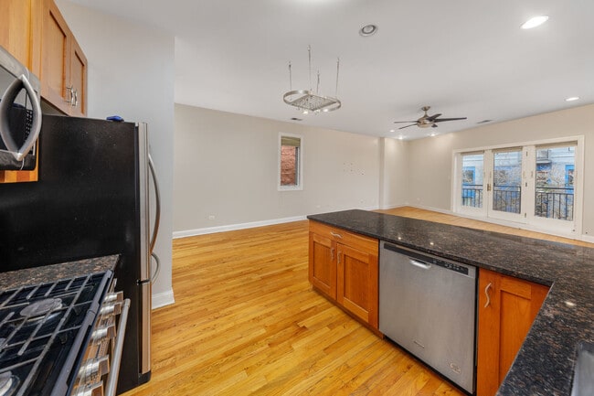 Building Photo - 31 E 26th St