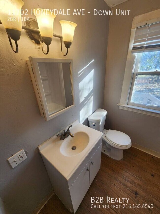 Building Photo - 11702 Honeydale Ave