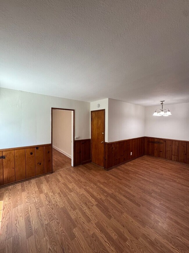 Building Photo - 2636 E Wall St