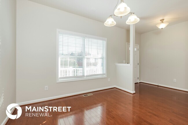 Building Photo - 5979 Coopers Hawk Trail