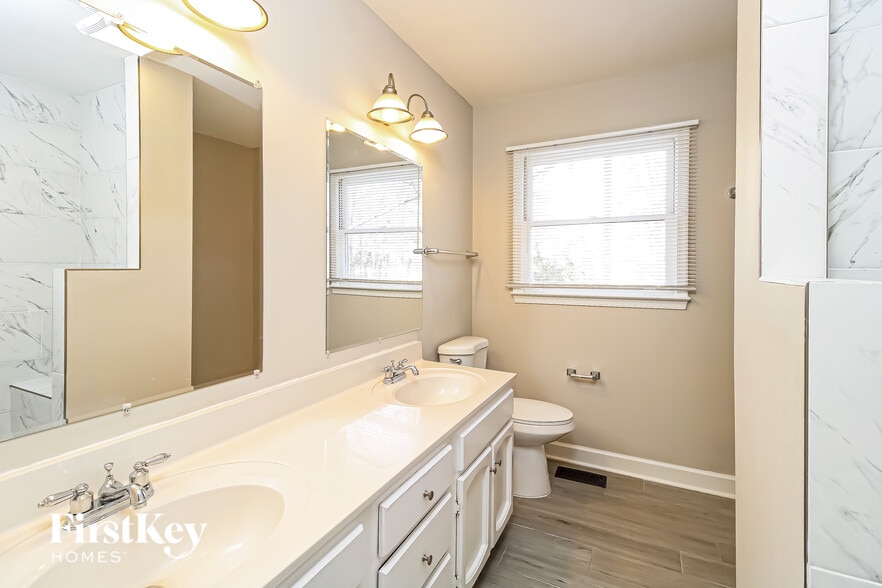 Building Photo - 6507 River Hills Dr