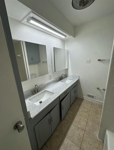 Building Photo - 7747 Dentcrest Dr