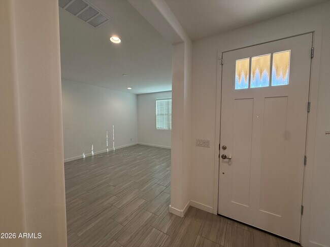 Building Photo - 1538 W Carmen St