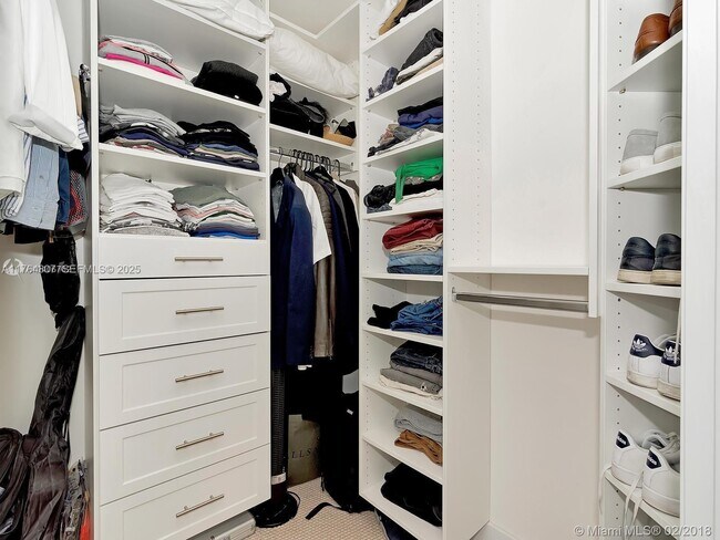 Building Photo - 250 Sunny Isles Blvd