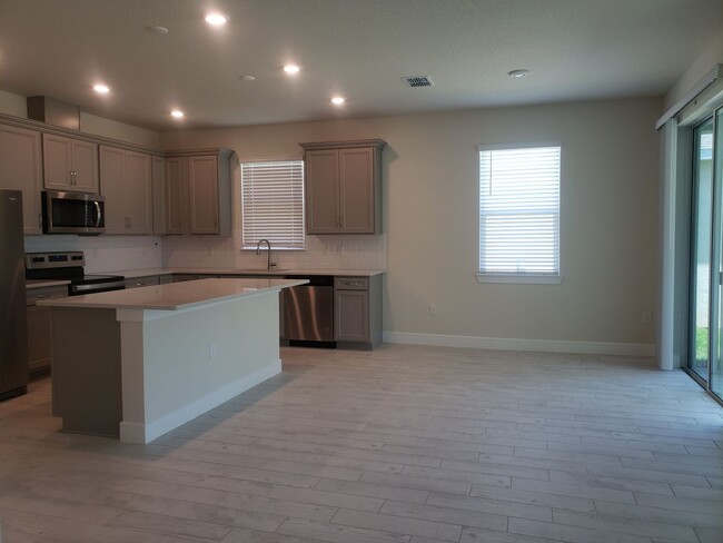 Building Photo - Beautiful Ridgeview Home
