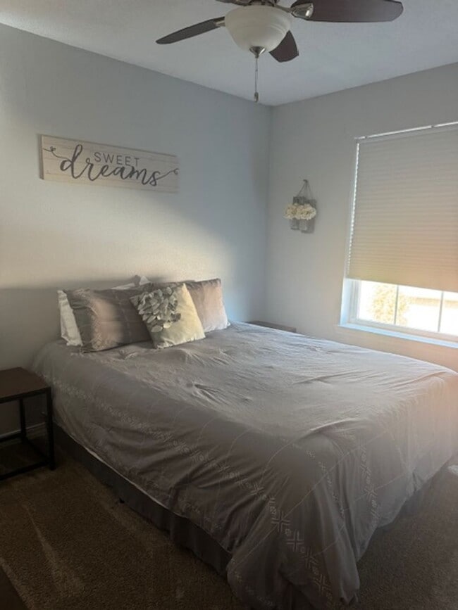 Building Photo - 3/2/2 Gated Community, Fenced Yard, Pool Access