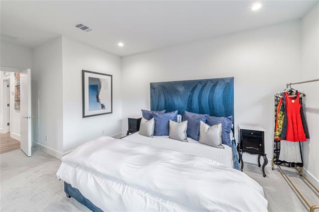 Building Photo - 9753 Mixon Dr