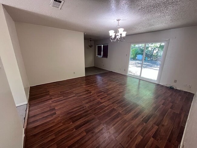 Building Photo - 4406 Dovewood Dr