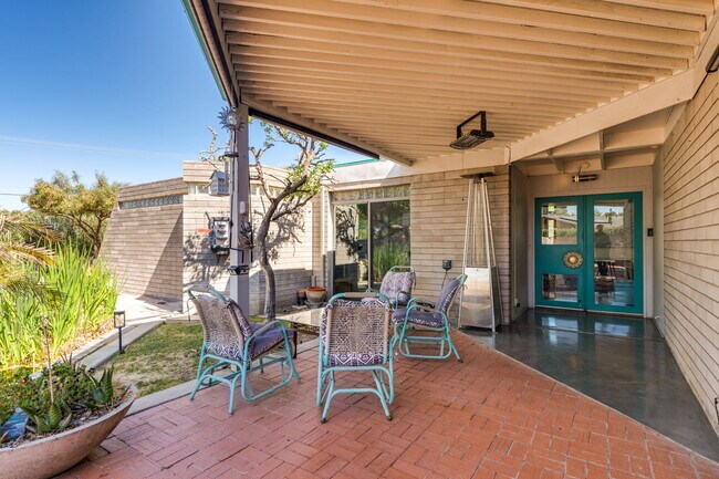 Building Photo - 3920 N Cactus Blvd