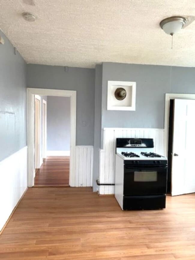 Building Photo - 4 Osborn St