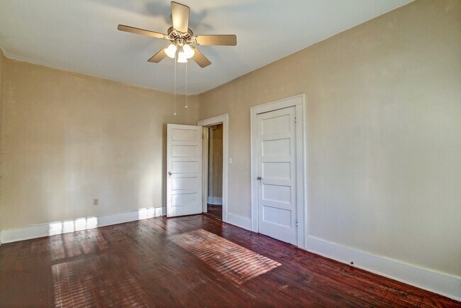 Building Photo - Beautiful Single Family house near downtown Savannah and Tybee Island