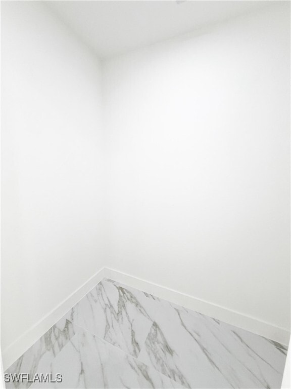 Building Photo - 852 Chipley St E