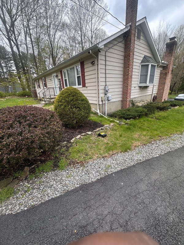 Building Photo - 645 Valley Rd