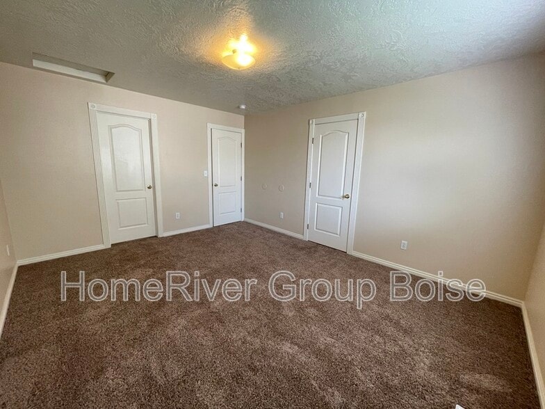 Building Photo - 1299 N Stephanie Ln