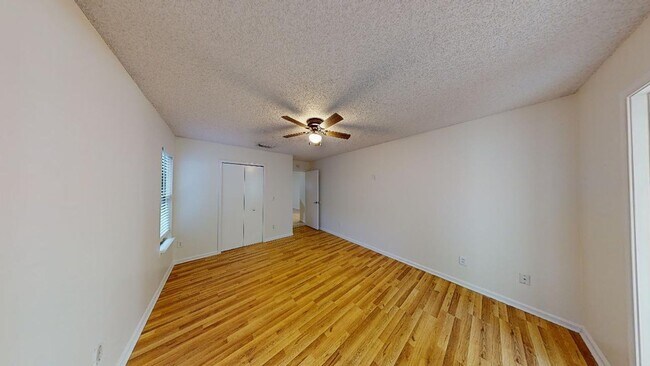 Building Photo - 3 Bed/2 Bath/ 2 Car Garage Home In Villas ...