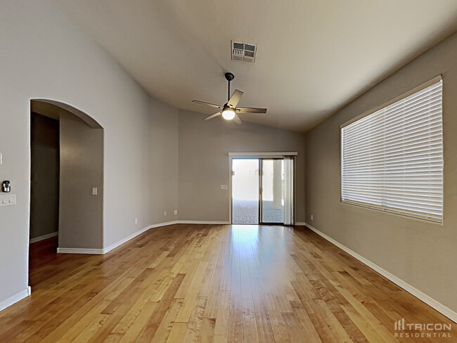 Building Photo - 17220 W Lundberg St