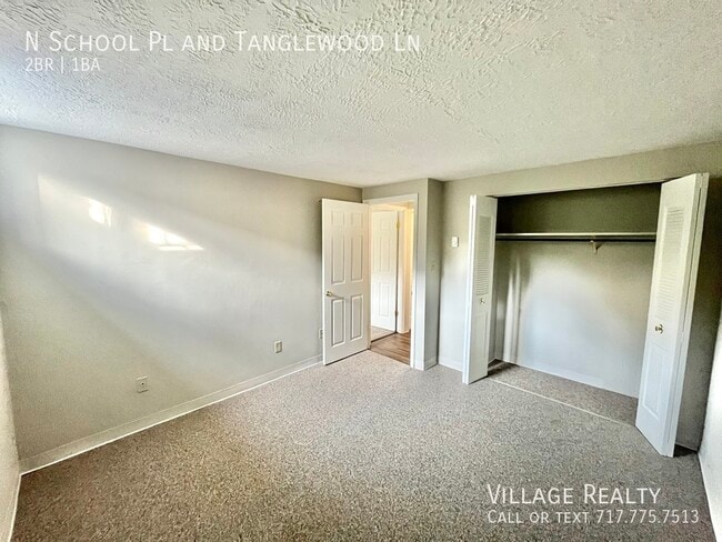 Building Photo - 319 N School Pl