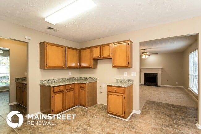 Building Photo - 565 Lake Joyce Ln